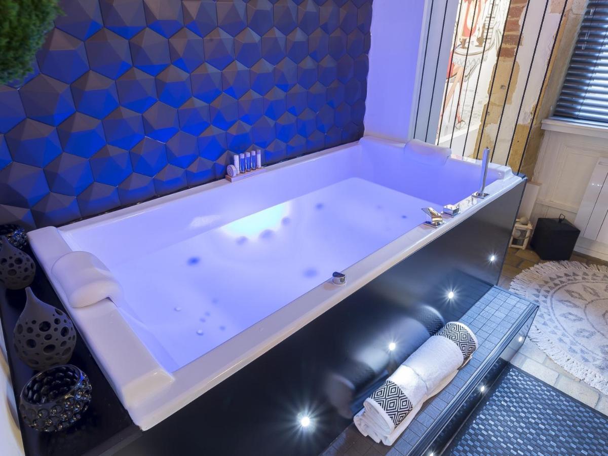 Host Inn - Coeur Vieux Lyon & Spa ภายนอก รูปภาพ