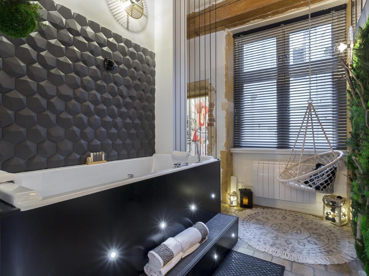 Host Inn - Coeur Vieux Lyon & Spa ภายนอก รูปภาพ